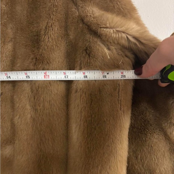 Luxurious Brown Faux Fur Coat - Picture 5 of 7